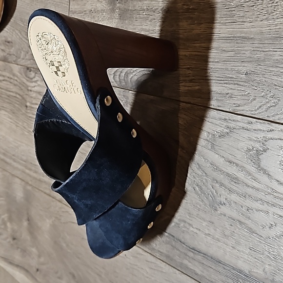 2/$20 Vince Camuto Navy Suede Top and Wood Base Platforms - Sz 7.5 - Picture 3 of 5